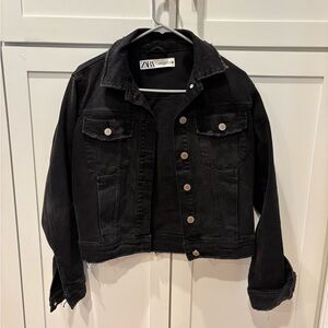 Zara Women’s Raw Hem Black Denim Jacket / size M